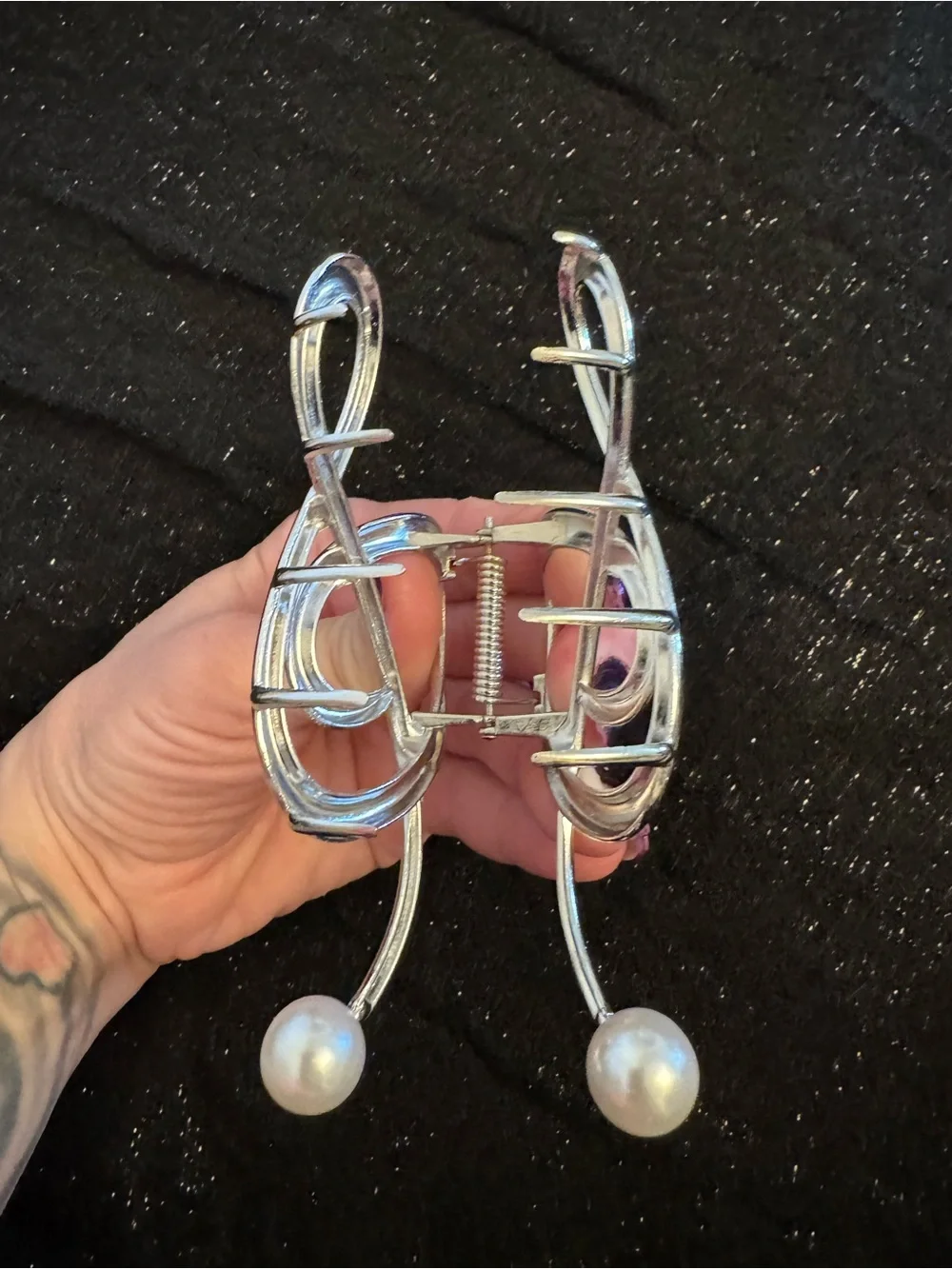 Silver Treble Clef Claw Clip with Pearl Accent - Picture 3 of 4